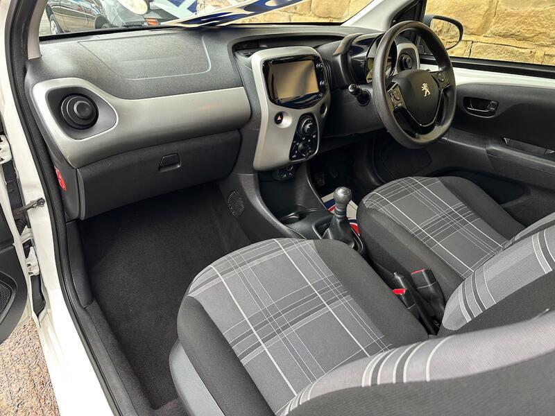PEUGEOT 108