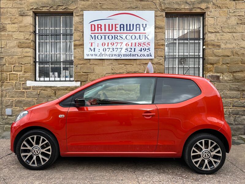 VOLKSWAGEN UP