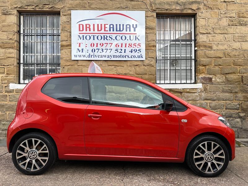 VOLKSWAGEN UP