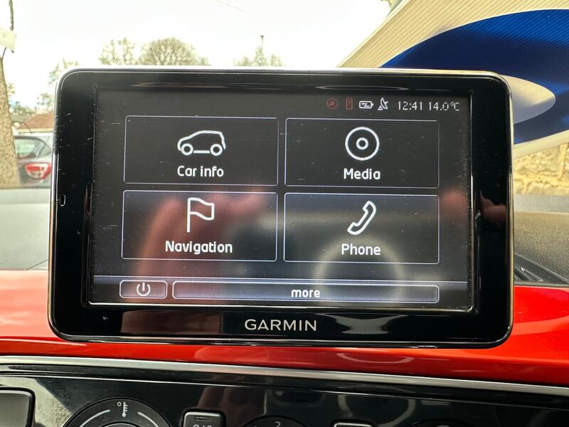 VOLKSWAGEN UP