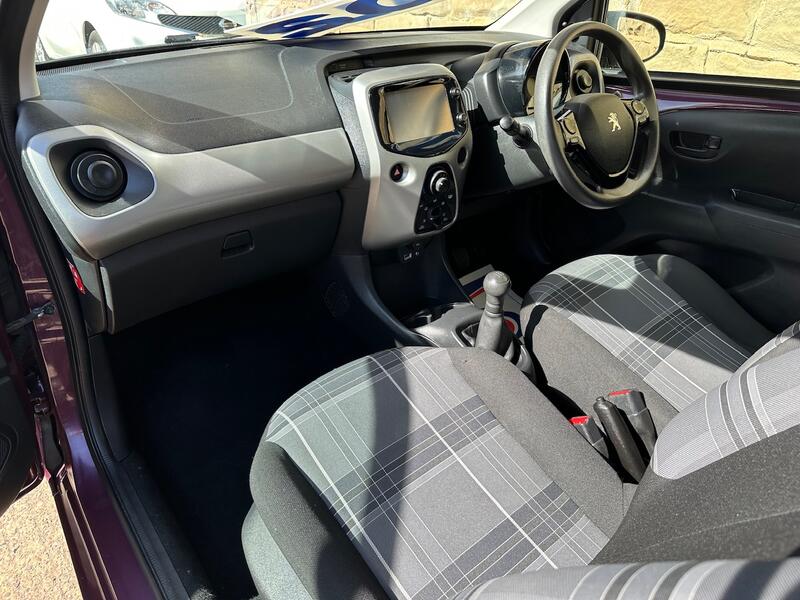 PEUGEOT 108