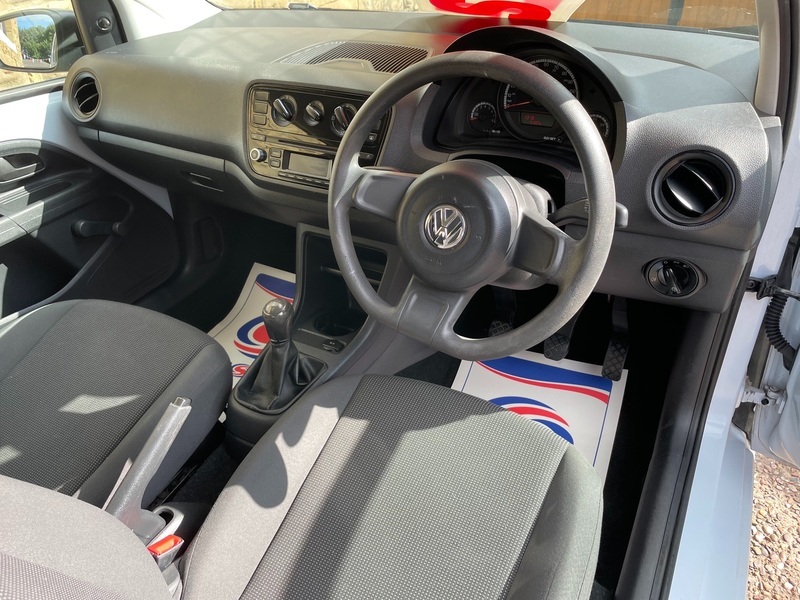 VOLKSWAGEN UP