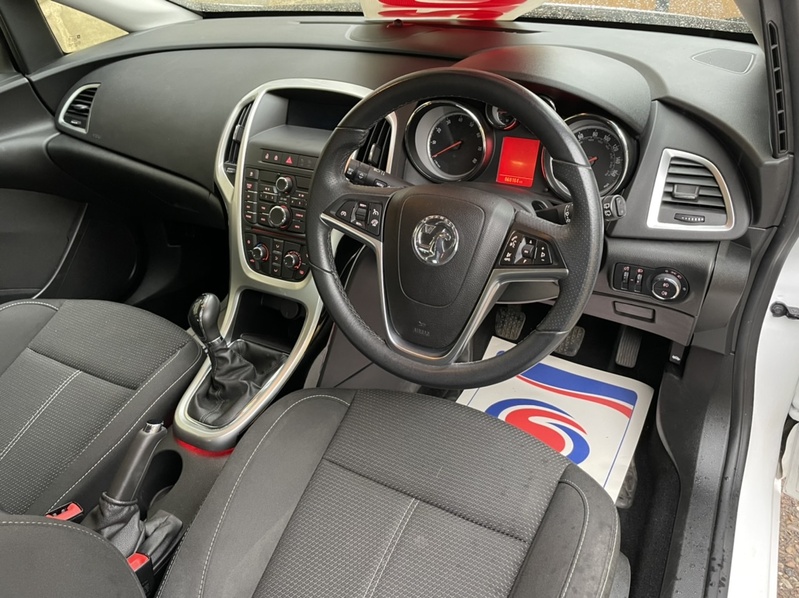 VAUXHALL ASTRA