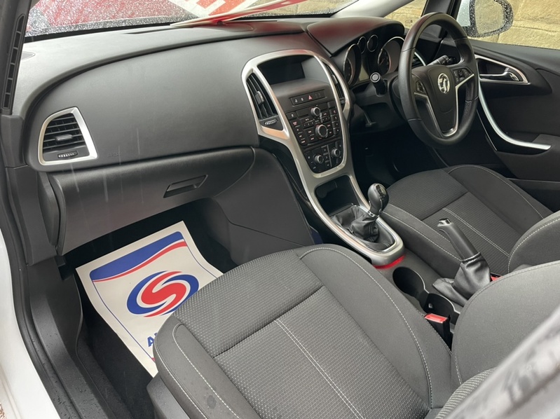 VAUXHALL ASTRA