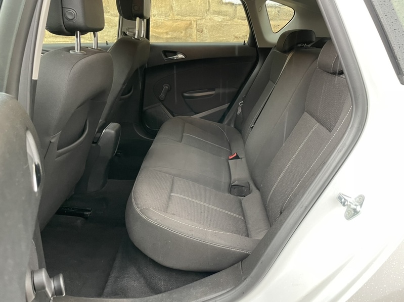 VAUXHALL ASTRA