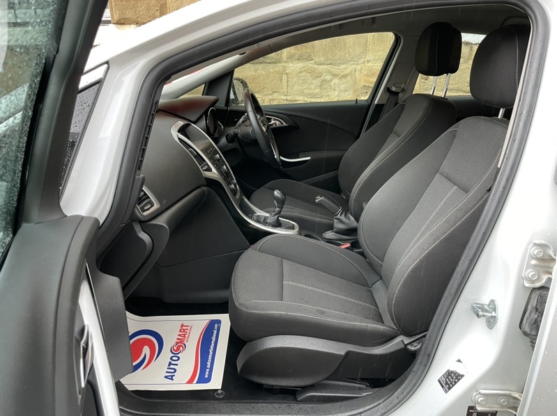 VAUXHALL ASTRA
