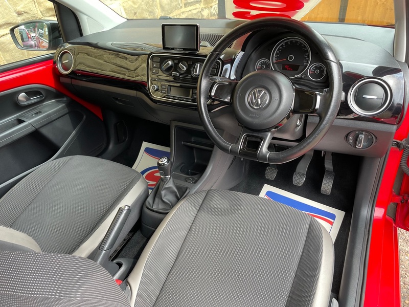 VOLKSWAGEN UP