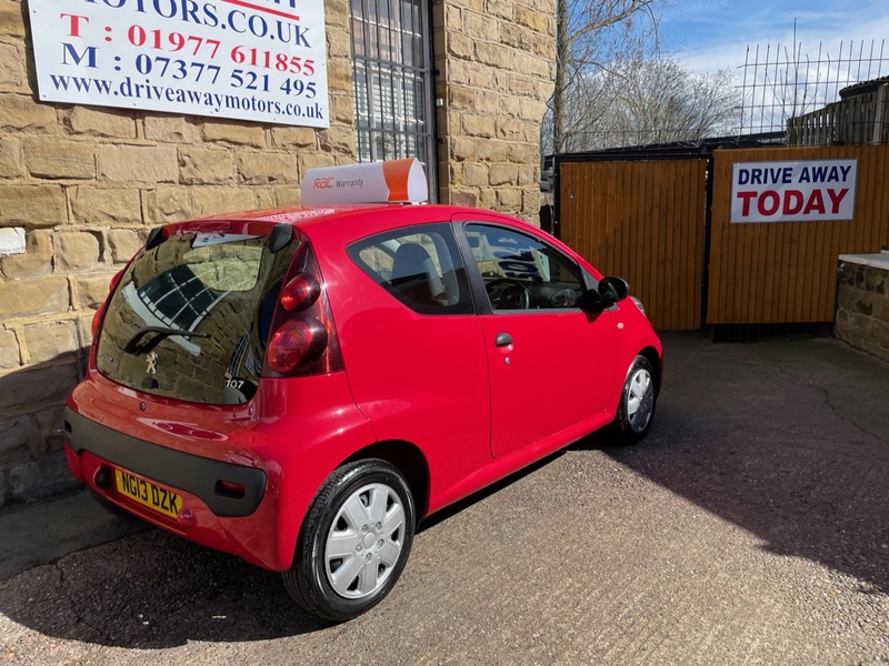 PEUGEOT 107