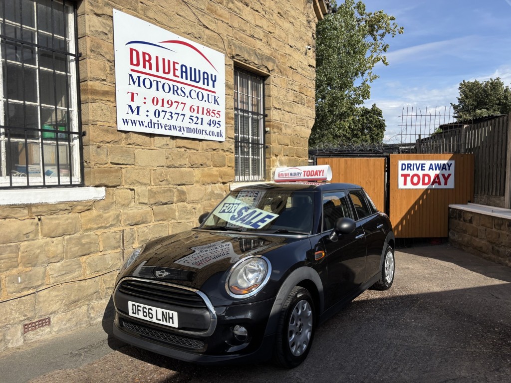 2016 MINI HATCH